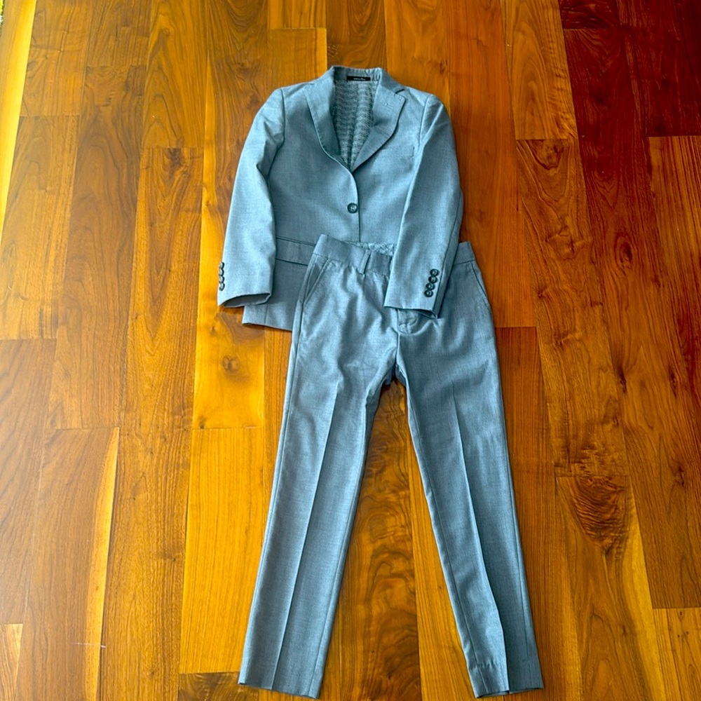 Boys size 10 suit in light gray